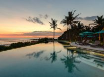 Villa Jagaditha, Pool at sunset