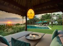 Villa Jagaditha, Bale Near Pool