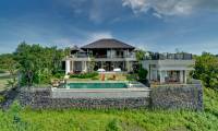 4 Bedrooms Villa Aiko in Jimbaran