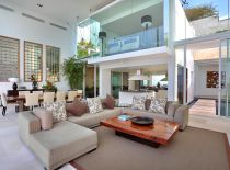 Villa Latitude, Living room area