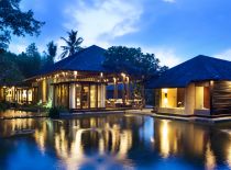 Villa Kamaniiya, Villa at Night